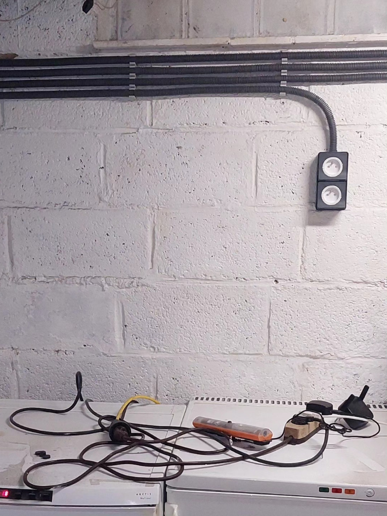 Installation prises et interrupteurs